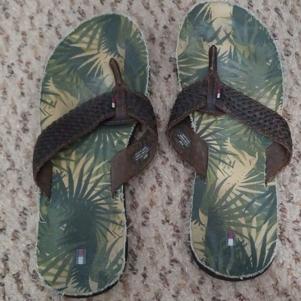 (On Hold)Tommy Hilfiger flip flops